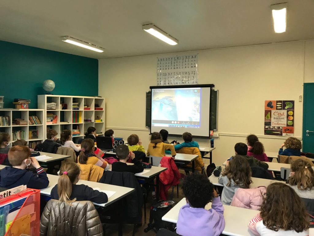 Jocelyne nous raconte une histoire en direct de son salon